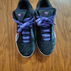 Nike LeBron XXII "Tunnel Vision" 